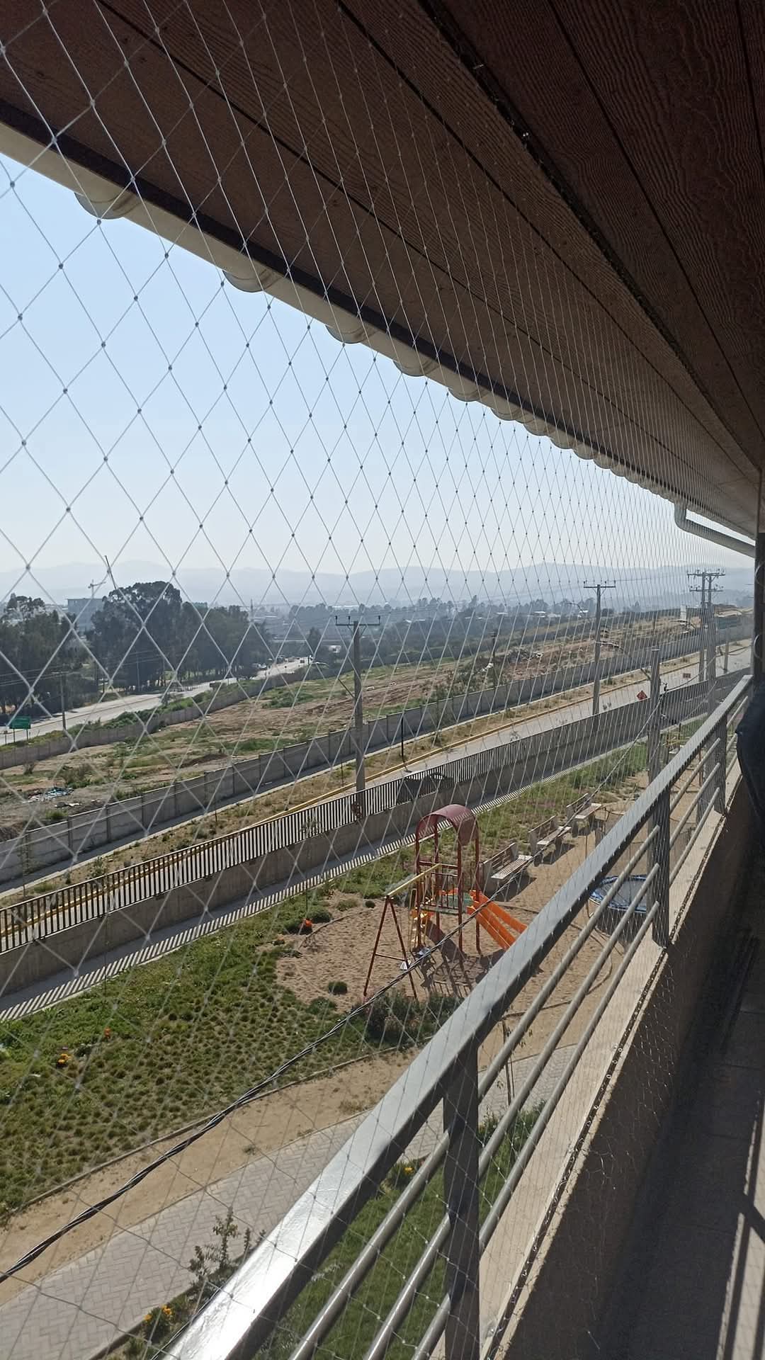 Malla de protección en balcón